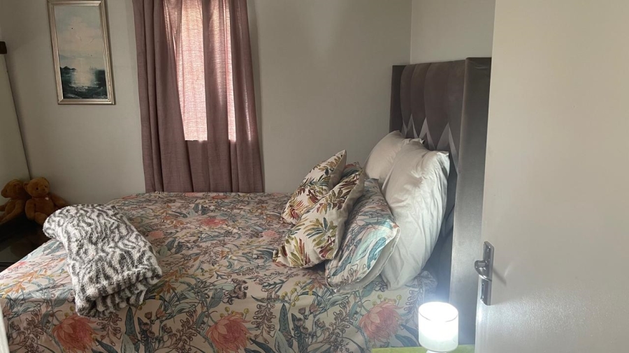 2 Bedroom Property for Sale in Forest Hill Eastern Cape